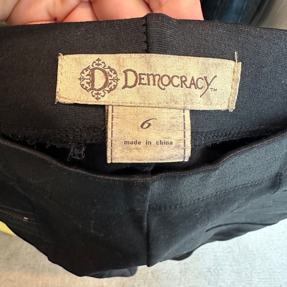 Democracy Black Faux Leather Pants w/ Zipper Details Winter Chic Edgy Designer 6 - Picture 12 of 12